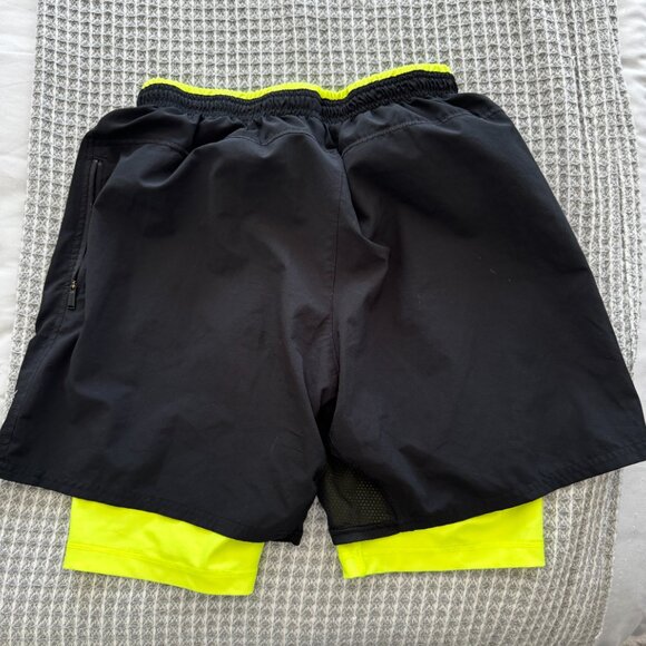 REEBOK SHORTS - Picture 2 of 2